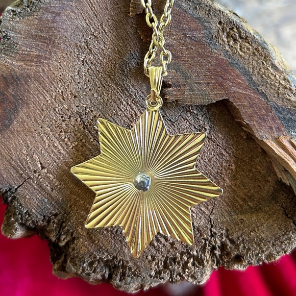 🍓GOLD PLATED VINTAGE MARCH BIRTHSTONE NECKLACE AQUAMARINE CROSS NECKLACE - Picture 3 of 4